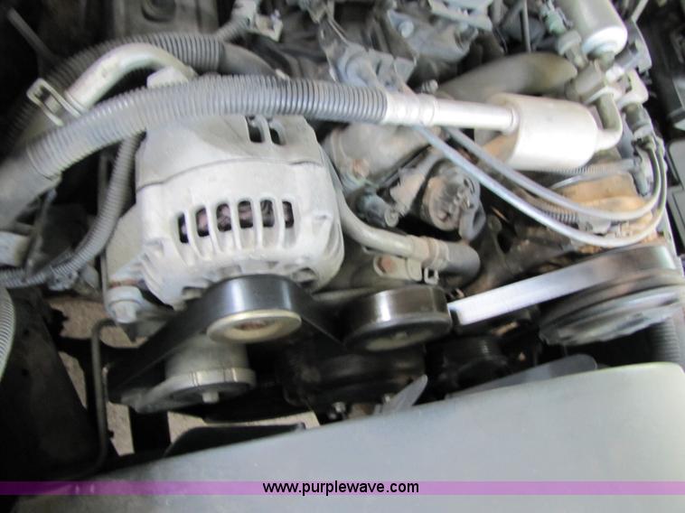 image for item 3460 1998 Chevrolet C3500 Silverado crew cab pickup truck