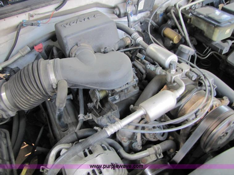 image for item 3460 1998 Chevrolet C3500 Silverado crew cab pickup truck