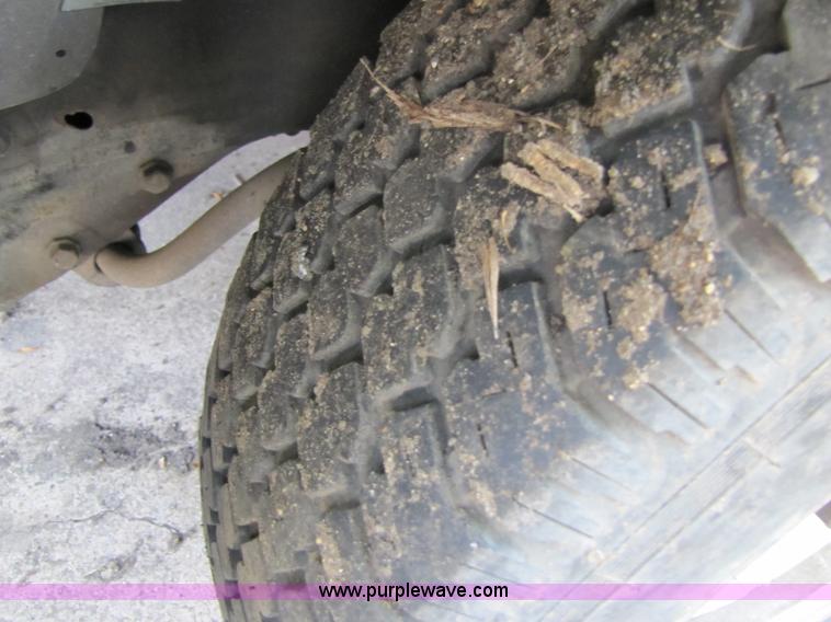 image for item 3460 1998 Chevrolet C3500 Silverado crew cab pickup truck