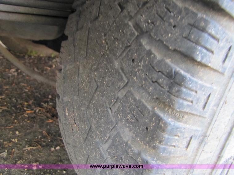 image for item 3460 1998 Chevrolet C3500 Silverado crew cab pickup truck