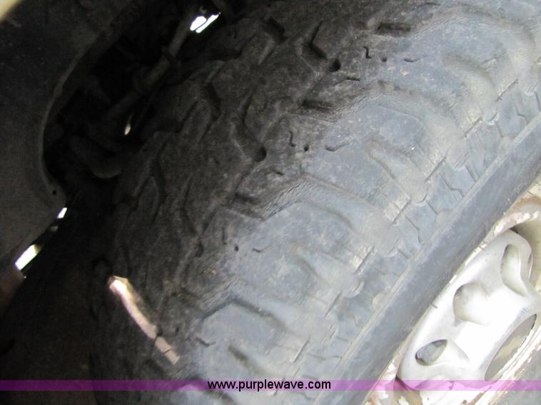 image for item 3460 1998 Chevrolet C3500 Silverado crew cab pickup truck