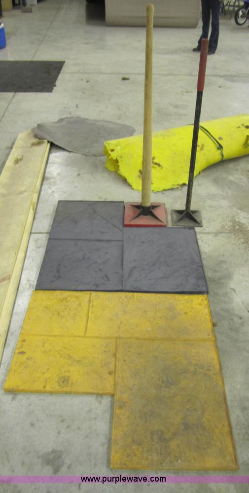 image for item 4383 Assorted concrete tools