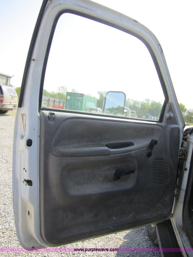 image for item 4384 1994 Dodge Ram 3500 pickup truck