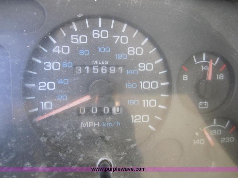 image for item 4384 1994 Dodge Ram 3500 pickup truck