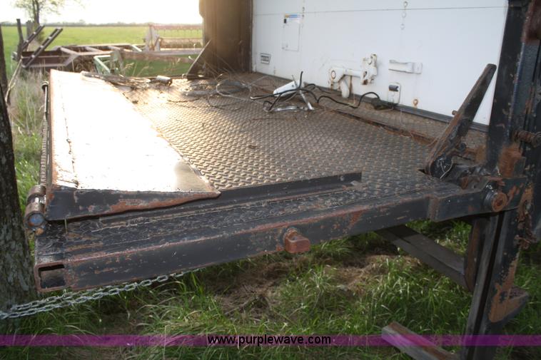 image for item 4737 1987 Utilimaster cargo box