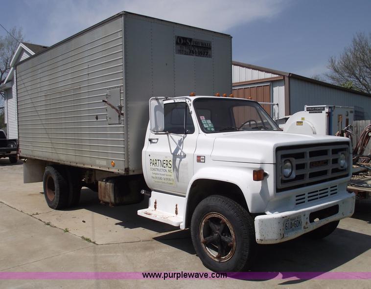 image for item 5363 1984 GMC Topkick C6000 Sierra two ton box truck