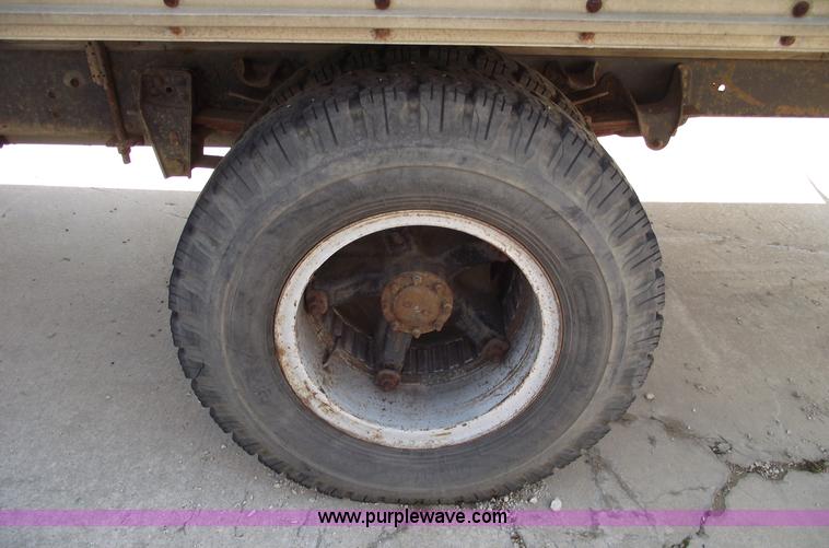 image for item 5363 1984 GMC Topkick C6000 Sierra two ton box truck