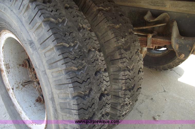 image for item 5363 1984 GMC Topkick C6000 Sierra two ton box truck