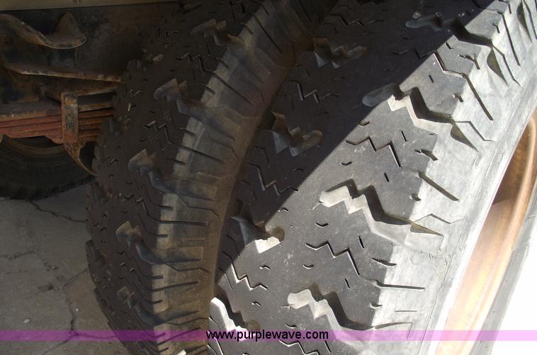 image for item 5363 1984 GMC Topkick C6000 Sierra two ton box truck