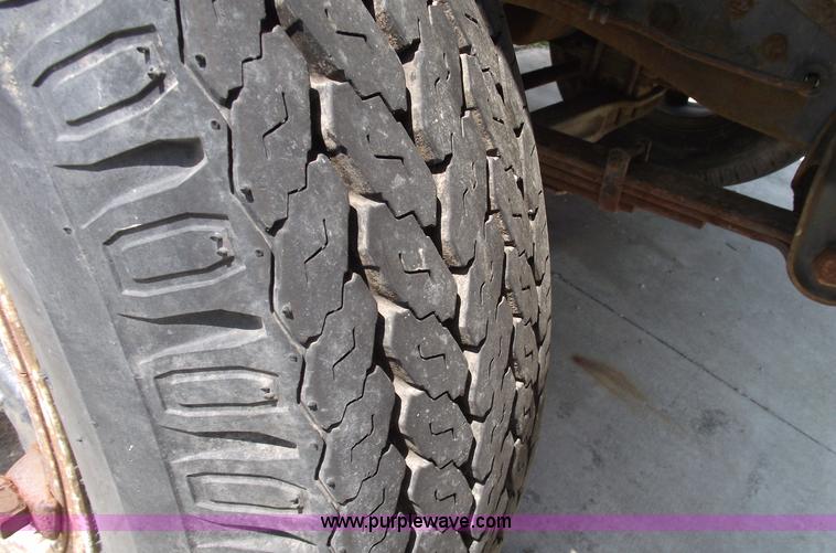 image for item 5363 1984 GMC Topkick C6000 Sierra two ton box truck