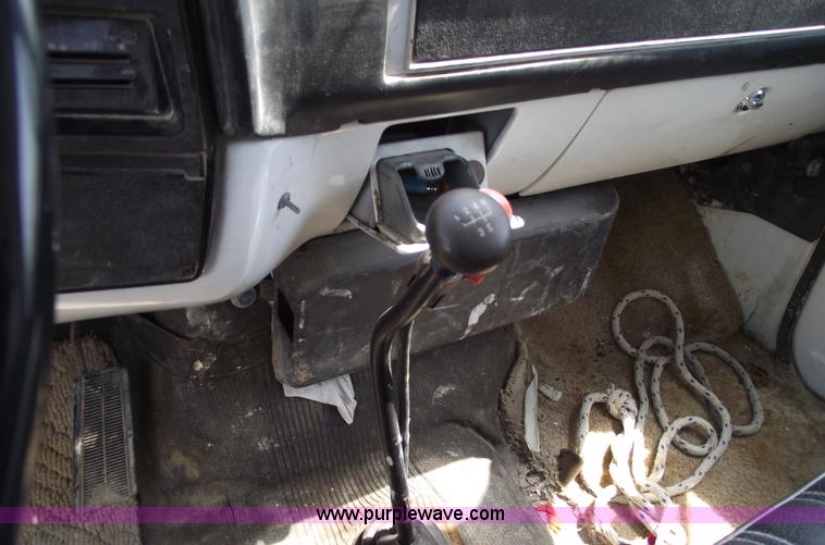 image for item 5363 1984 GMC Topkick C6000 Sierra two ton box truck