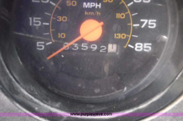 image for item 5363 1984 GMC Topkick C6000 Sierra two ton box truck