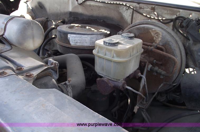 image for item 5363 1984 GMC Topkick C6000 Sierra two ton box truck