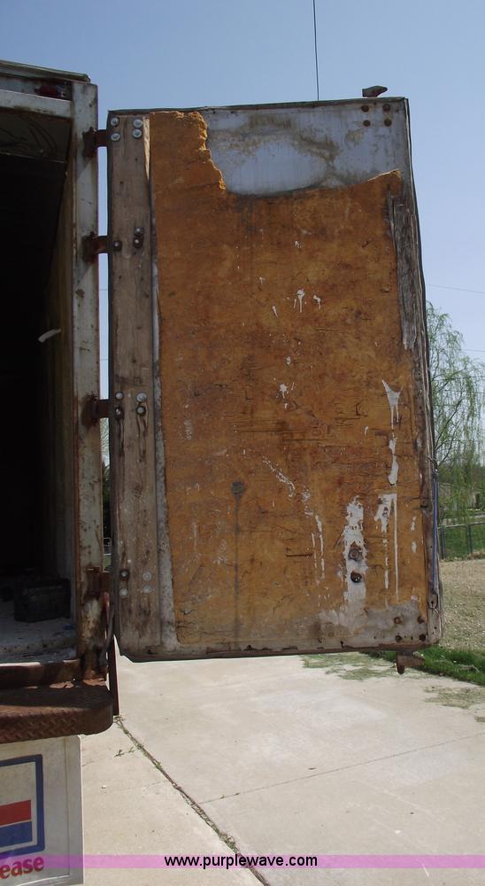 image for item 5363 1984 GMC Topkick C6000 Sierra two ton box truck