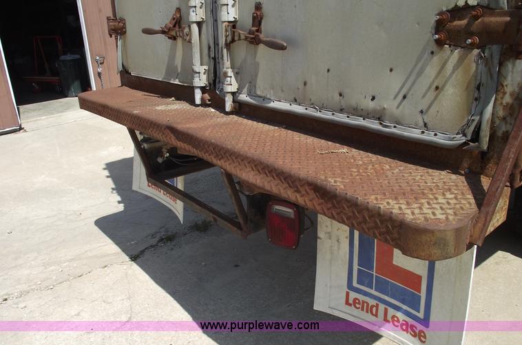 image for item 5363 1984 GMC Topkick C6000 Sierra two ton box truck