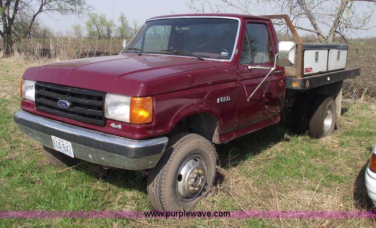 image for item 5368 1988 Ford F350 XL pickup truck