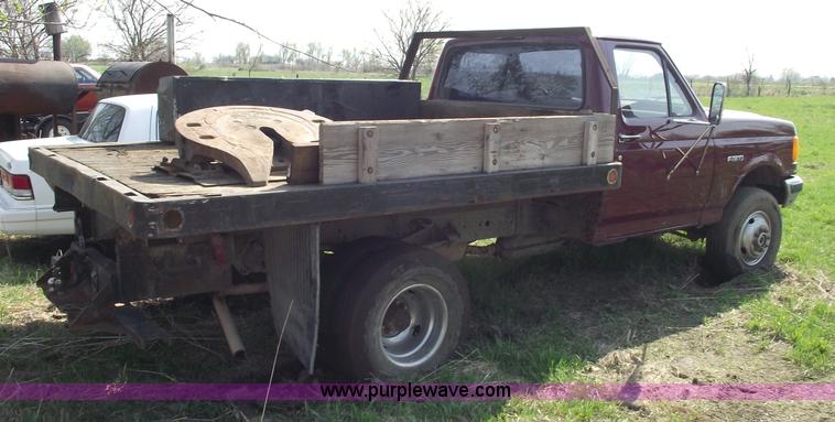 image for item 5368 1988 Ford F350 XL pickup truck
