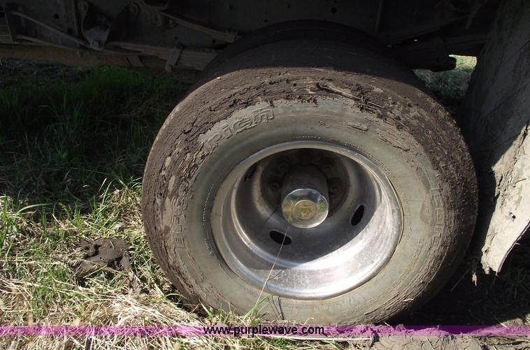 image for item 5368 1988 Ford F350 XL pickup truck