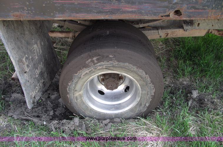 image for item 5368 1988 Ford F350 XL pickup truck