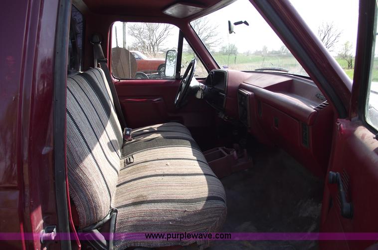 image for item 5368 1988 Ford F350 XL pickup truck