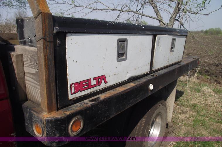 image for item 5368 1988 Ford F350 XL pickup truck