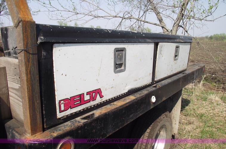 image for item 5368 1988 Ford F350 XL pickup truck