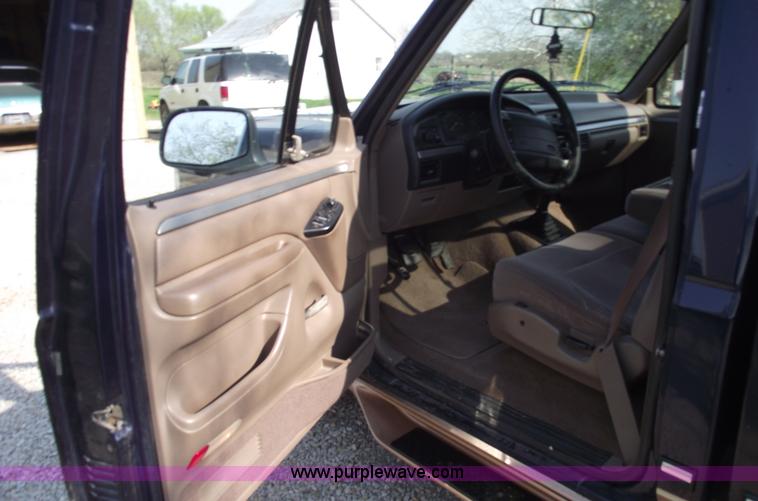 image for item 5369 1995 Ford F150 Eddie Bauer pickup truck