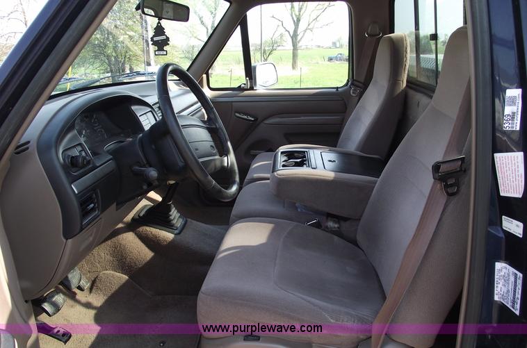 image for item 5369 1995 Ford F150 Eddie Bauer pickup truck