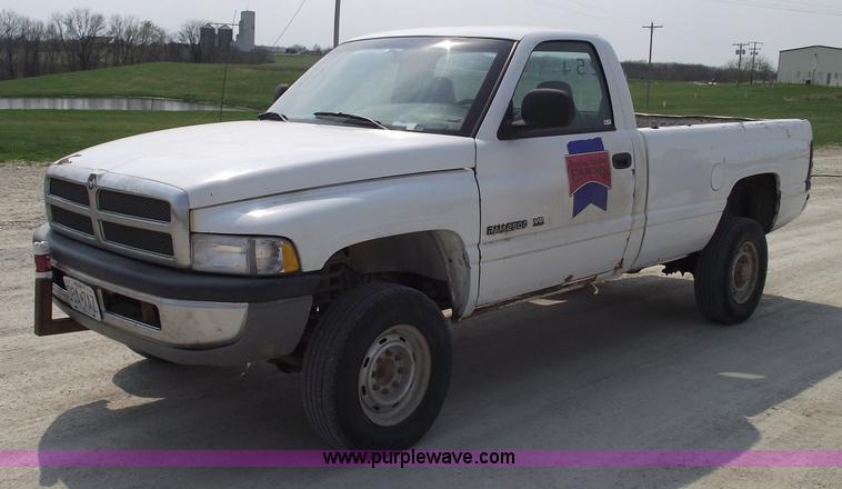 image for item 5385 1999 Dodge Ram 2500 pickup truck