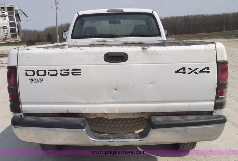 image for item 5385 1999 Dodge Ram 2500 pickup truck