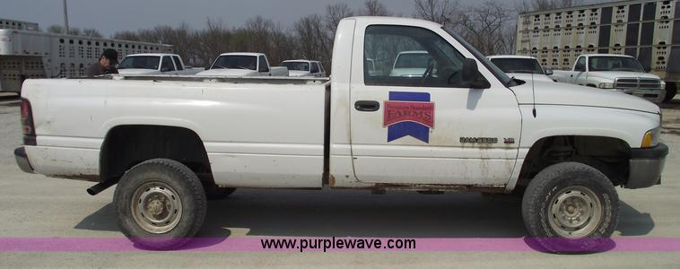 image for item 5385 1999 Dodge Ram 2500 pickup truck