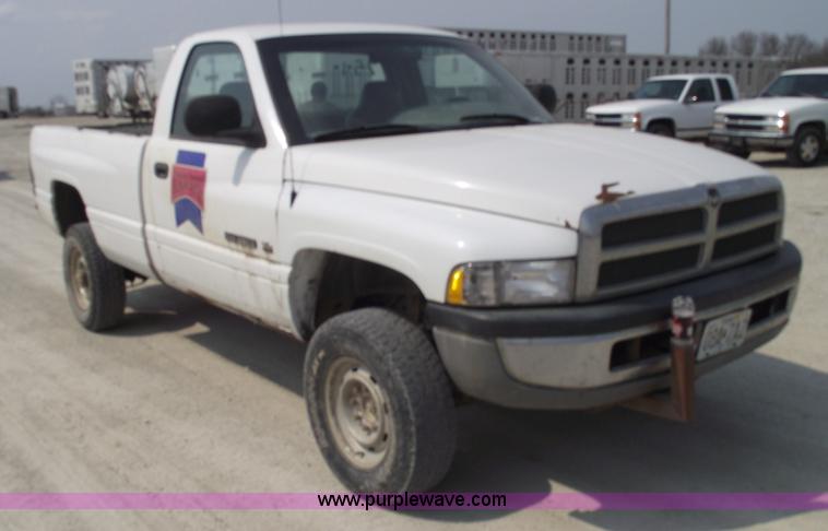 image for item 5385 1999 Dodge Ram 2500 pickup truck