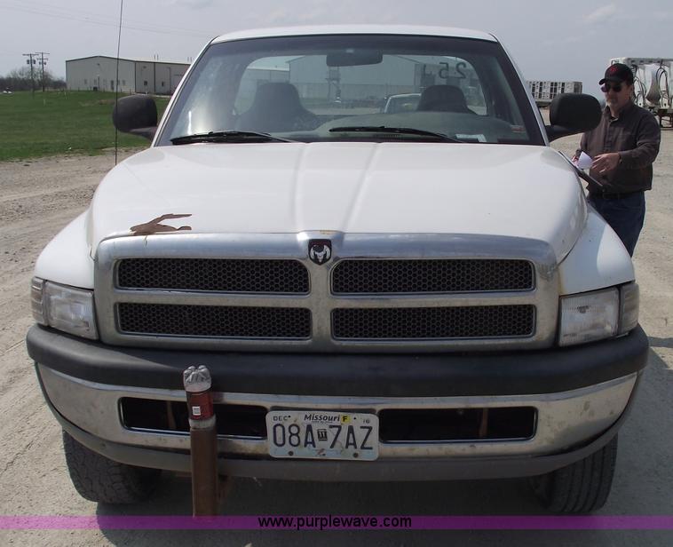 image for item 5385 1999 Dodge Ram 2500 pickup truck