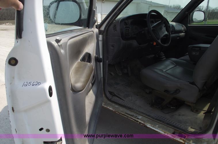 image for item 5385 1999 Dodge Ram 2500 pickup truck