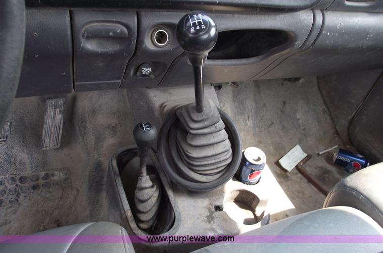 image for item 5385 1999 Dodge Ram 2500 pickup truck