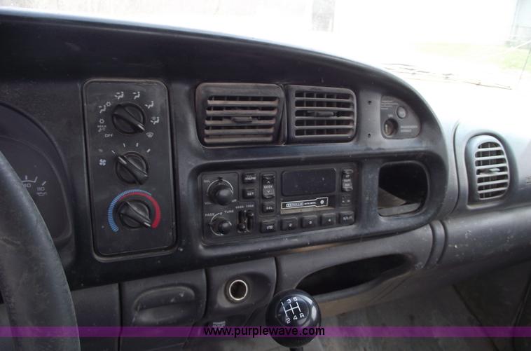 image for item 5385 1999 Dodge Ram 2500 pickup truck