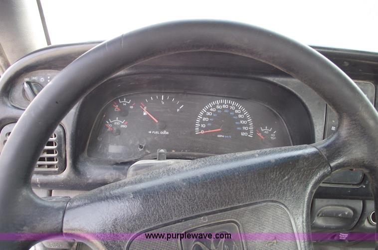 image for item 5385 1999 Dodge Ram 2500 pickup truck