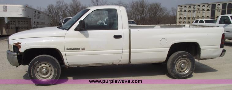 image for item 5387 2000 Dodge Ram 1500 pickup truck