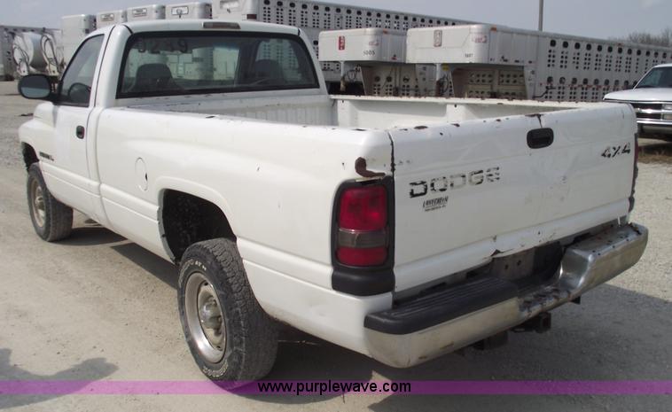 image for item 5387 2000 Dodge Ram 1500 pickup truck