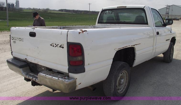 image for item 5387 2000 Dodge Ram 1500 pickup truck