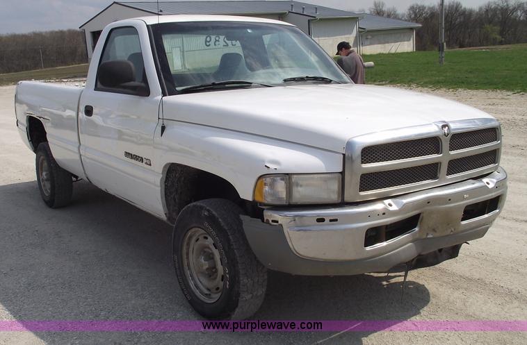 image for item 5387 2000 Dodge Ram 1500 pickup truck