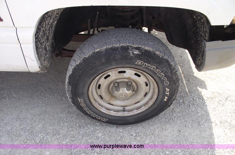 image for item 5387 2000 Dodge Ram 1500 pickup truck