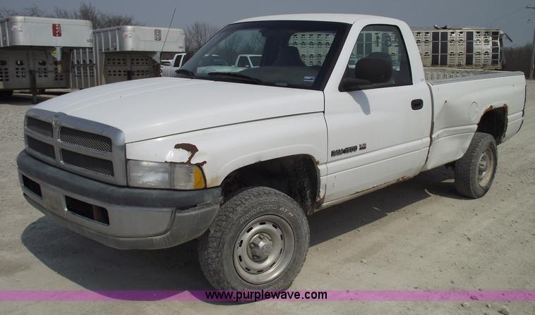 image for item 5388 1999 Dodge Ram 1500 pickup truck