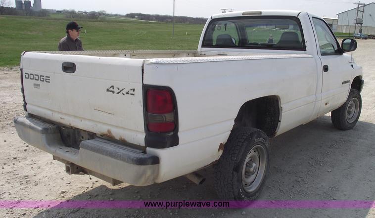 image for item 5388 1999 Dodge Ram 1500 pickup truck