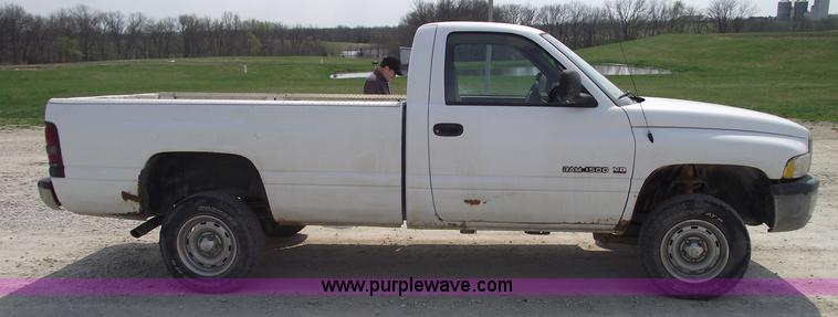 image for item 5388 1999 Dodge Ram 1500 pickup truck