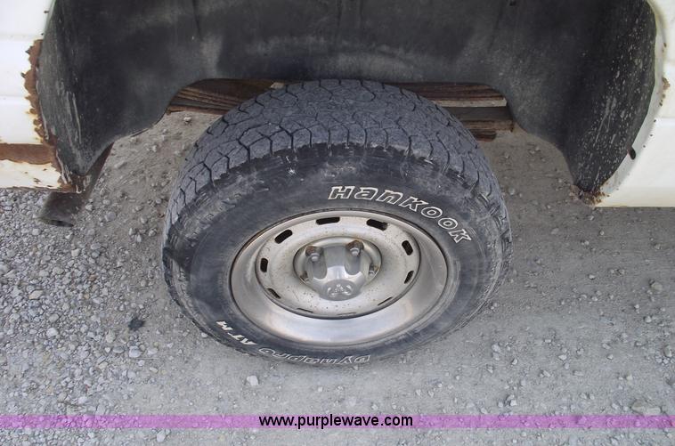 image for item 5388 1999 Dodge Ram 1500 pickup truck