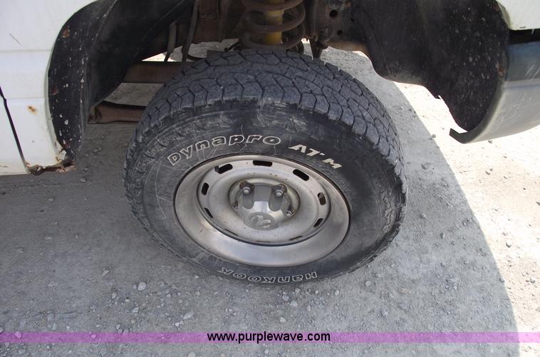 image for item 5388 1999 Dodge Ram 1500 pickup truck