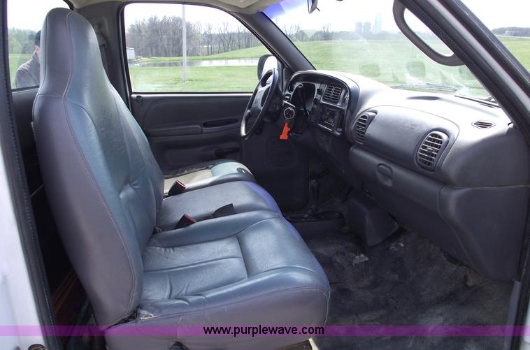 image for item 5388 1999 Dodge Ram 1500 pickup truck