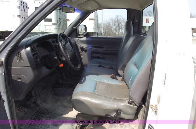 image for item 5388 1999 Dodge Ram 1500 pickup truck