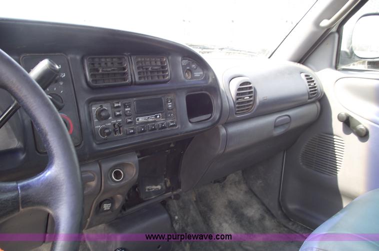 image for item 5388 1999 Dodge Ram 1500 pickup truck